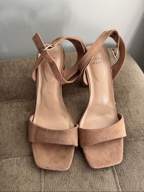 Suede Strappy Block Heel Sandals in Brown